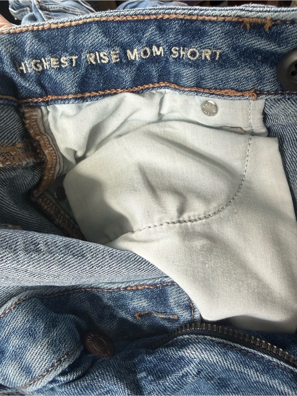 American Eagle Outfitters Highest Rise Mom Frayed Raw Hem Blue Denim Shorts Sz 8 - Picture 3 of 11